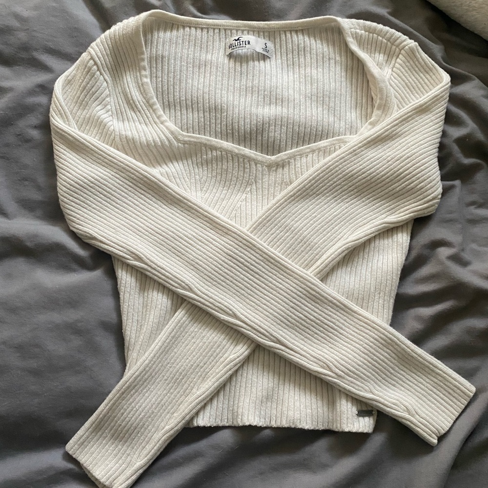 Hollister Sweater Size S
